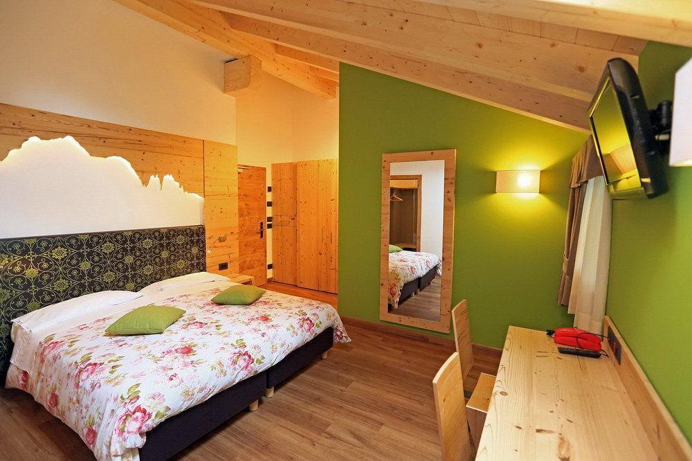 Hotel San Giovanni Vigo di Fassa Eksteriør bilde