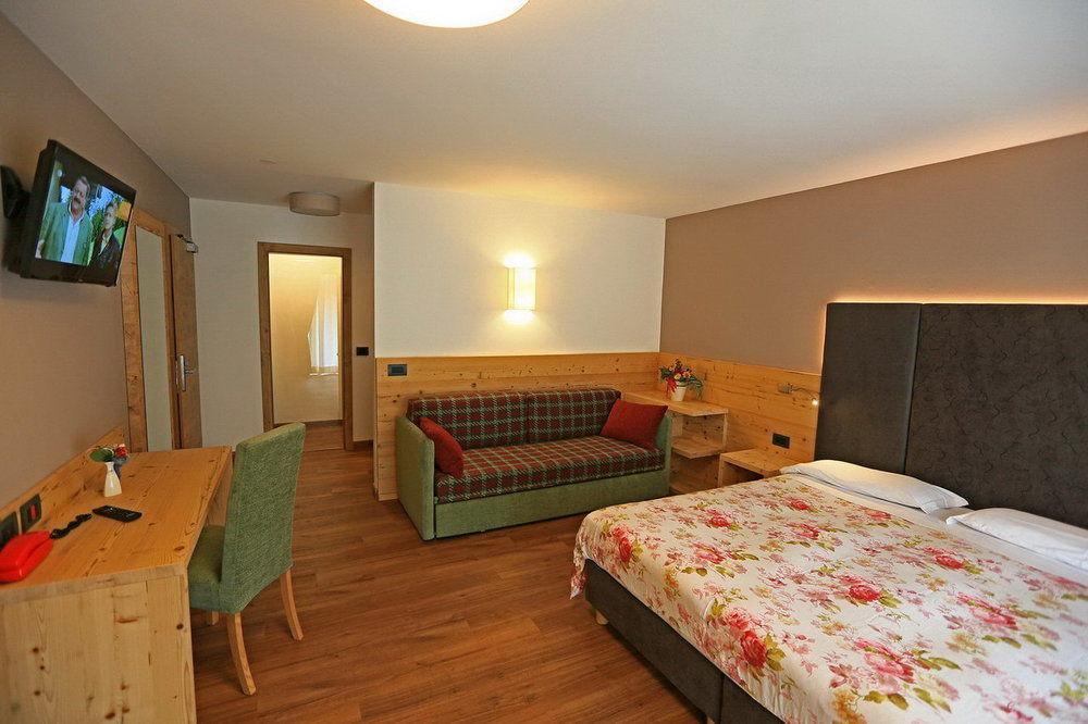 Hotel San Giovanni Vigo di Fassa Eksteriør bilde