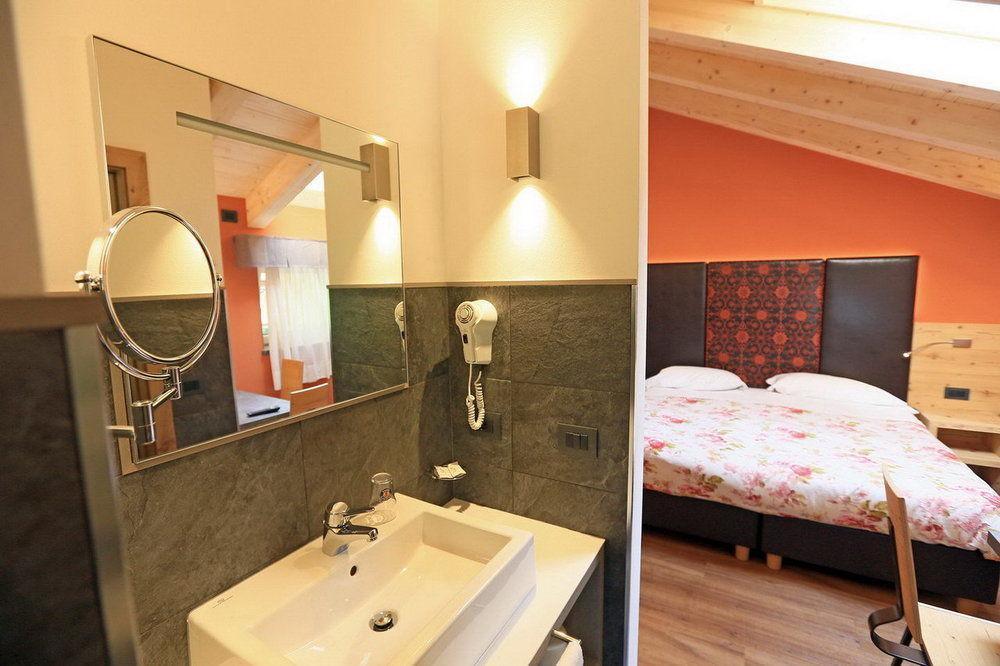 Hotel San Giovanni Vigo di Fassa Eksteriør bilde
