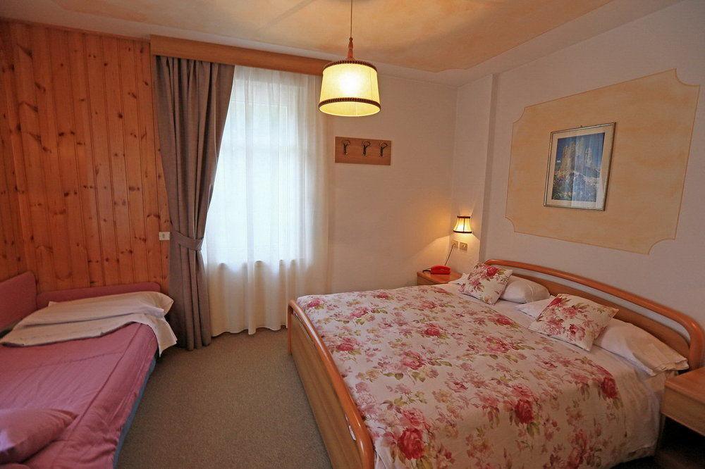 Hotel San Giovanni Vigo di Fassa Eksteriør bilde