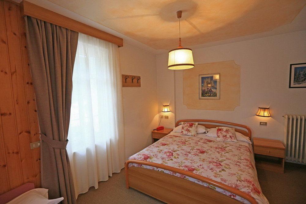 Hotel San Giovanni Vigo di Fassa Eksteriør bilde