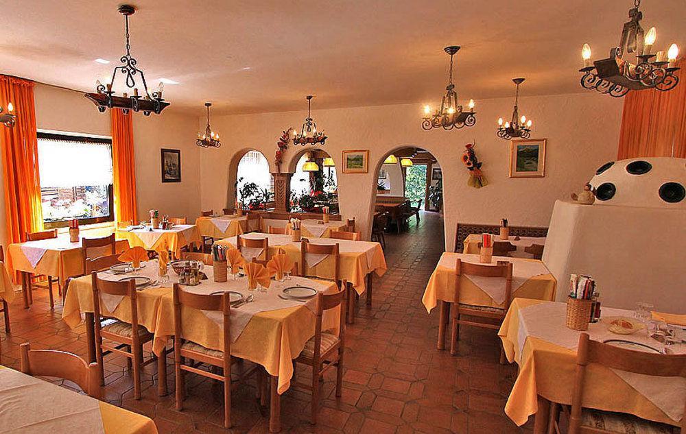 Hotel San Giovanni Vigo di Fassa Eksteriør bilde